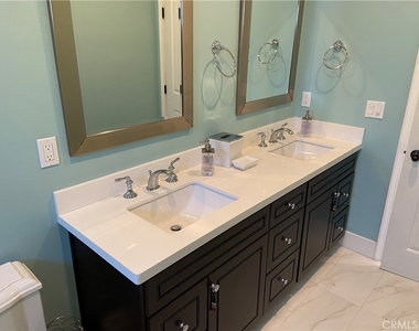 4470 Stansbury Avenue - Photo Thumbnail 38