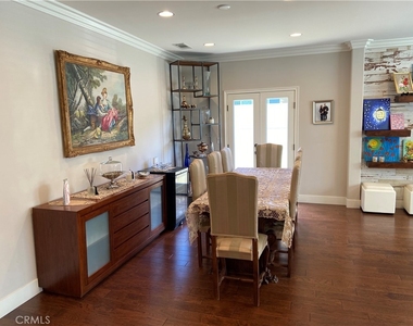 4470 Stansbury Avenue - Photo Thumbnail 14