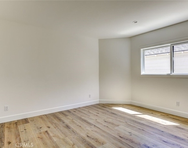 459 N Olive Street - Photo Thumbnail 7