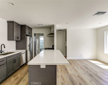 459 N Olive Street - Photo Thumbnail 2