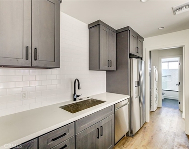 459 N Olive Street - Photo Thumbnail 3