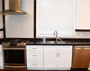 268 N Grand - Photo Thumbnail 21