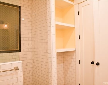 268 N Grand - Photo Thumbnail 13