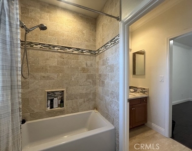 2546 Hibiscus Street - Photo Thumbnail 20