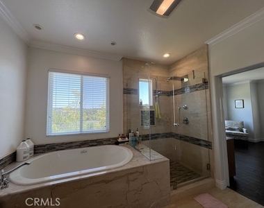 2546 Hibiscus Street - Photo Thumbnail 14
