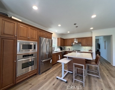 2546 Hibiscus Street - Photo Thumbnail 5
