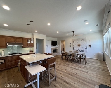 2546 Hibiscus Street - Photo Thumbnail 8