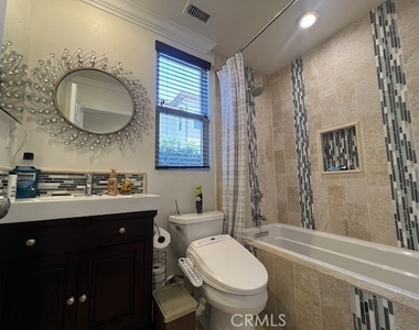 2546 Hibiscus Street - Photo Thumbnail 10