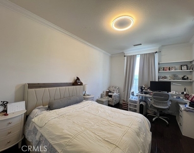 2546 Hibiscus Street - Photo Thumbnail 23