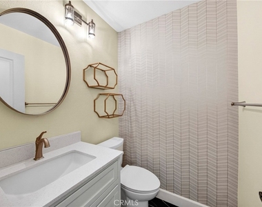 1034 Creekside Drive - Photo Thumbnail 13