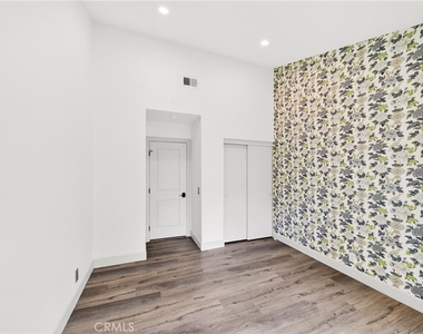 1034 Creekside Drive - Photo Thumbnail 18