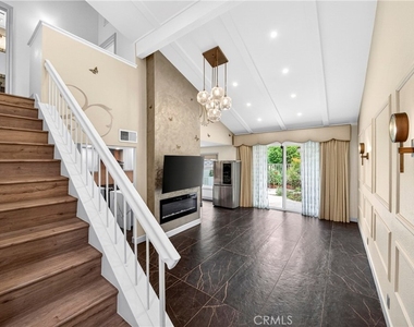 1034 Creekside Drive - Photo Thumbnail 4