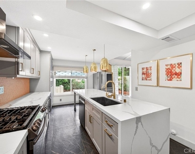 1034 Creekside Drive - Photo Thumbnail 9