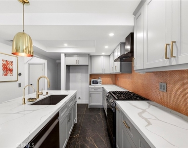 1034 Creekside Drive - Photo Thumbnail 12