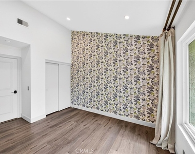 1034 Creekside Drive - Photo Thumbnail 19
