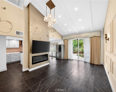 1034 Creekside Drive - Photo Thumbnail 2