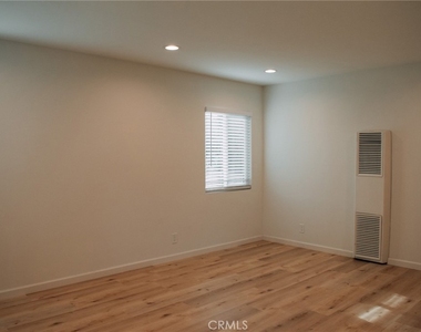 21004 Henrietta - Photo Thumbnail 4