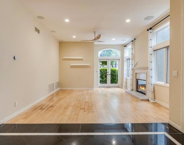 5370 Renaissance Avenue - Photo Thumbnail 3