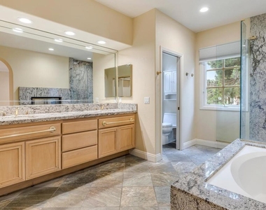 5370 Renaissance Avenue - Photo Thumbnail 20