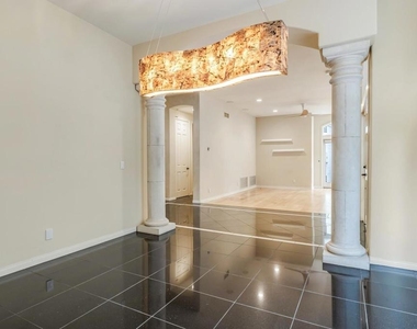 5370 Renaissance Avenue - Photo Thumbnail 7