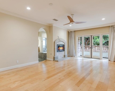 5370 Renaissance Avenue - Photo Thumbnail 14
