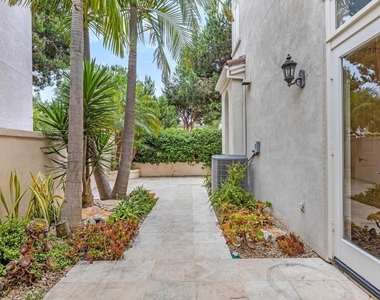 5370 Renaissance Avenue - Photo Thumbnail 35