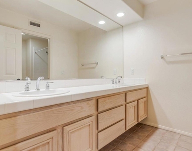 5370 Renaissance Avenue - Photo Thumbnail 26