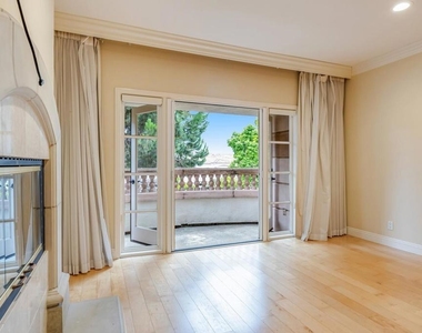 5370 Renaissance Avenue - Photo Thumbnail 16