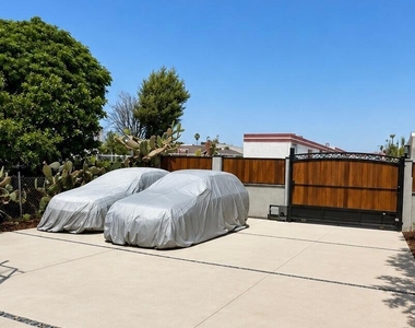11000 Penrose Street - Photo Thumbnail 9