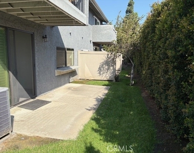 2124 Woodbriar Court - Photo Thumbnail 12
