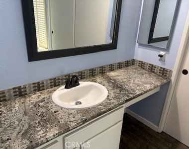 2124 Woodbriar Court - Photo Thumbnail 11
