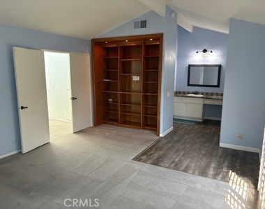 2124 Woodbriar Court - Photo Thumbnail 8