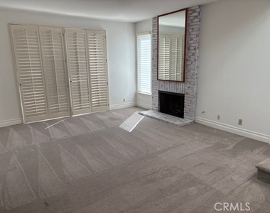 2124 Woodbriar Court - Photo Thumbnail 3