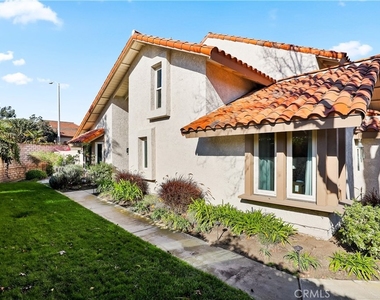 20981 Coastview Lane - Photo Thumbnail 2