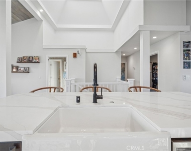 1044 Noria Street - Photo Thumbnail 4