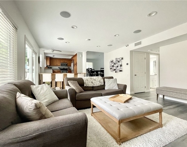 22881 Springwater - Photo Thumbnail 8