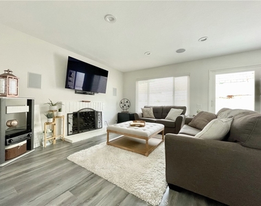 22881 Springwater - Photo Thumbnail 9