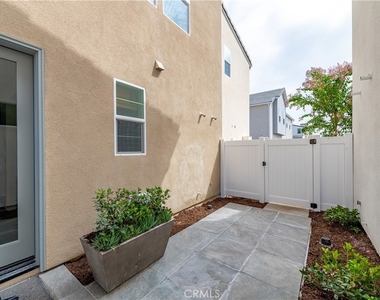 1221 Brush Creek - Photo Thumbnail 27