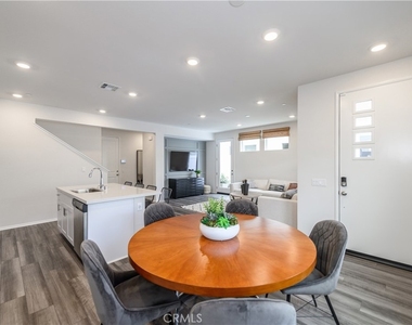 1221 Brush Creek - Photo Thumbnail 4