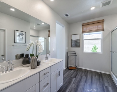 1221 Brush Creek - Photo Thumbnail 25