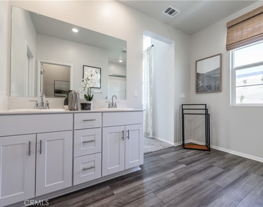 1221 Brush Creek - Photo Thumbnail 26