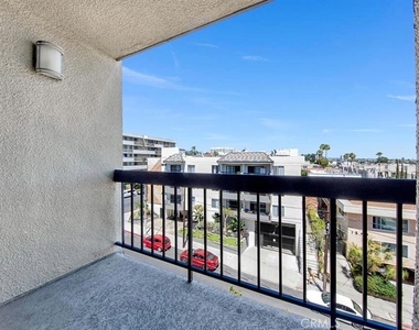 7320 Hawthorn Avenue - Photo Thumbnail 3