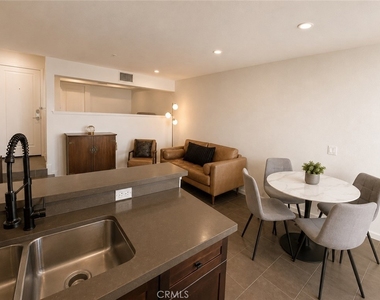 7320 Hawthorn Avenue - Photo Thumbnail 6