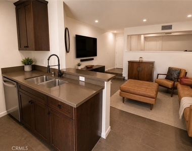 7320 Hawthorn Avenue - Photo Thumbnail 5
