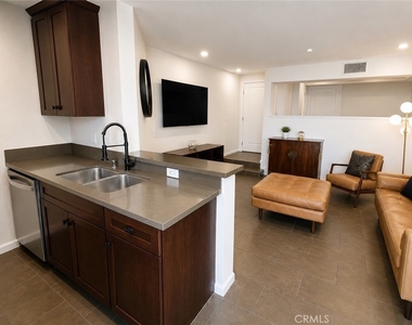 7320 Hawthorn Avenue - Photo Thumbnail 7