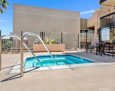 7320 Hawthorn Avenue - Photo Thumbnail 19