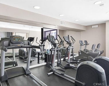 7320 Hawthorn Avenue - Photo Thumbnail 21