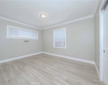 1817 E Morava Avenue - Photo Thumbnail 14