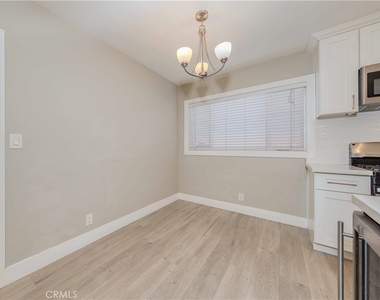1817 E Morava Avenue - Photo Thumbnail 6