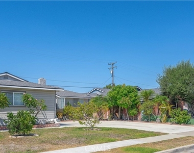 1817 E Morava Avenue - Photo Thumbnail 31